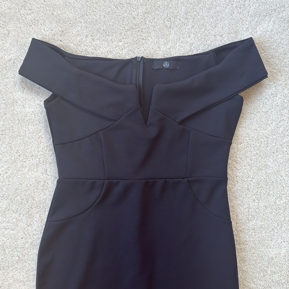 EUC Missguided Bardot Off-Shoulder Dress - Picture 6 of 9